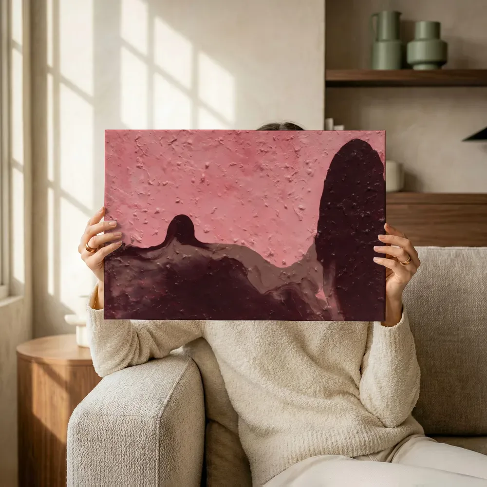 Sfeerimpressie: Eén kleur aan de rechterrand in roze en aubergine terwijl het omhoog wordt gehouden