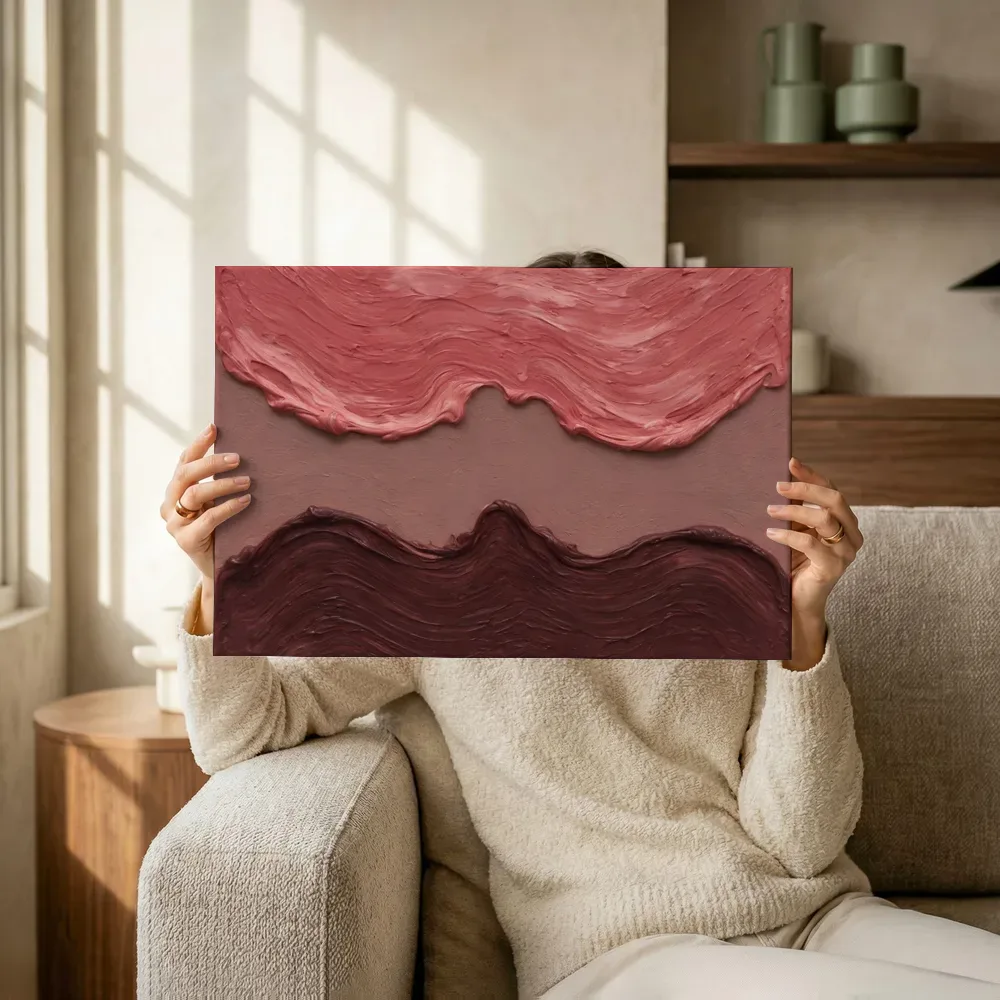Sfeerimpressie: Eén kleur in het midden in roze en aubergine terwijl het omhoog wordt gehouden