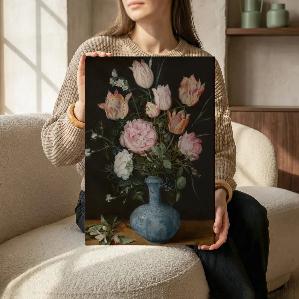 Sfeerimpressie: Een vaas met bloemen van Jan Brueghel de Oude terwijl het zittend wordt getoond