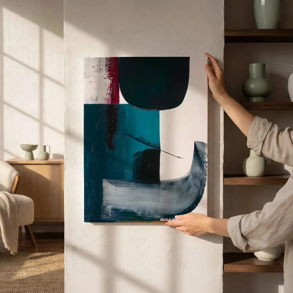 Sfeerimpressie: Expressionistische vlakken in teal en karmijnrood naast de kast