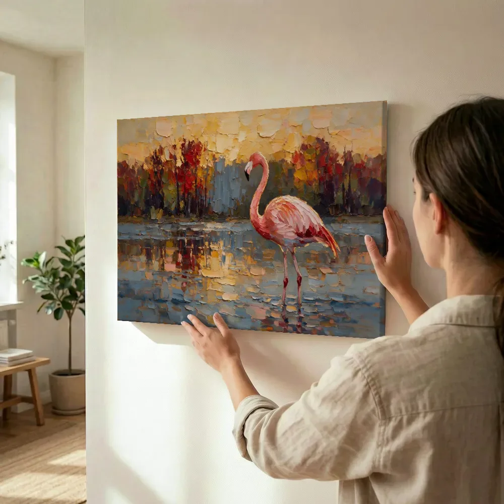 Sfeerimpressie: Flamingo in diepe pose tussen de bomen terwijl het wordt opgehangen