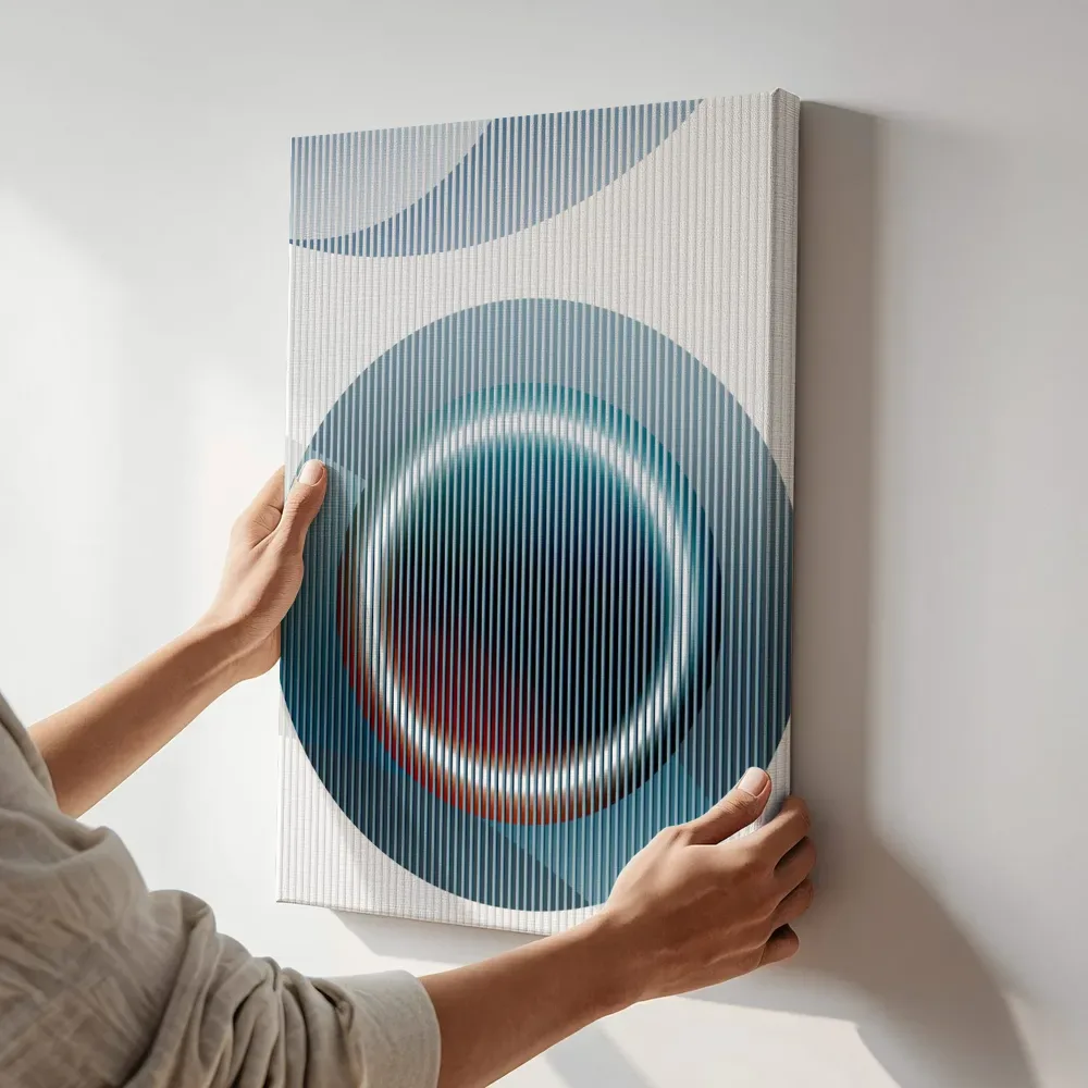 Sfeerimpressie: Futuristische bol met blauwe lenstextuur terwijl het aan de muur wordt gehangen