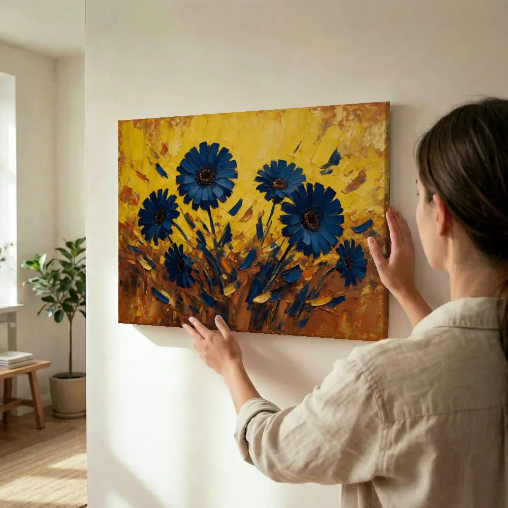 Sfeerimpressie: Gerbera in groepjes in blauwgeel terwijl het wordt opgehangen