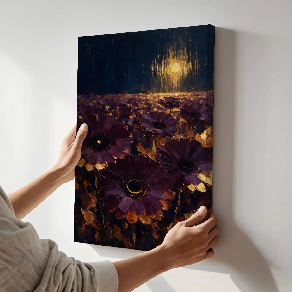 Sfeerimpressie: Gerbera in het landschap in aubergine terwijl het aan de muur wordt gehangen