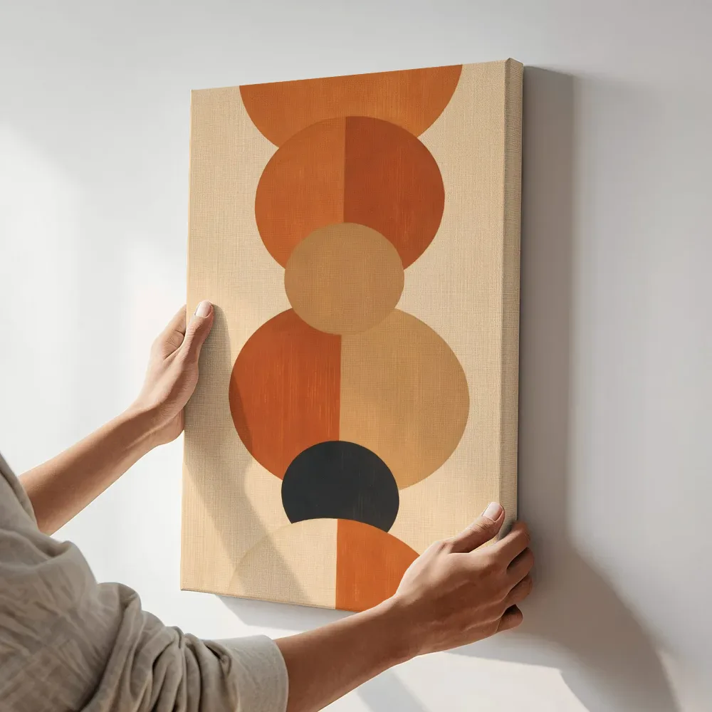 Sfeerimpressie: Gestapelde cirkels Geometric Earth 9 terwijl het aan de muur wordt gehangen