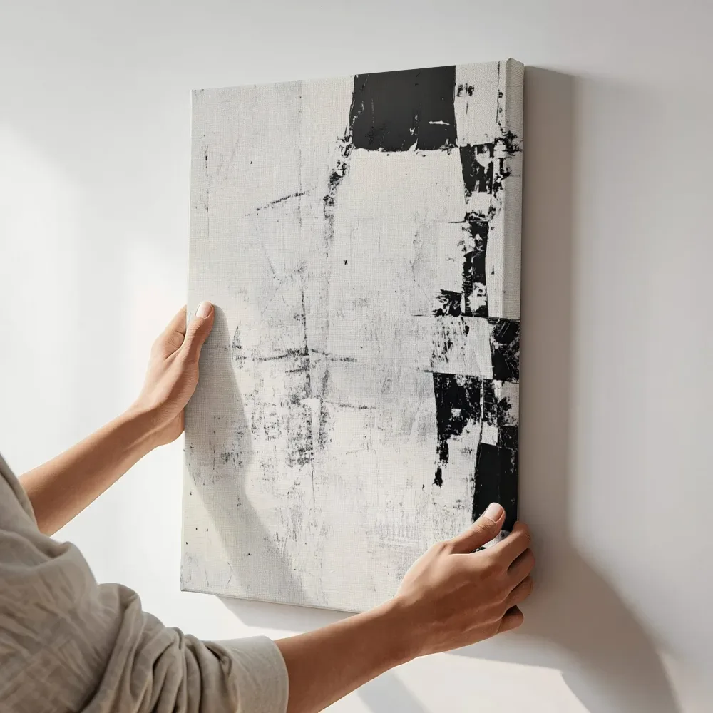 Sfeerimpressie: Getextureerd wit terwijl het aan de muur wordt gehangen