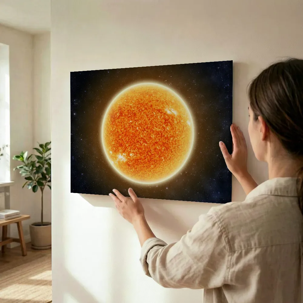 Sfeerimpressie: Gloeiende zon in de ruimte terwijl het wordt opgehangen