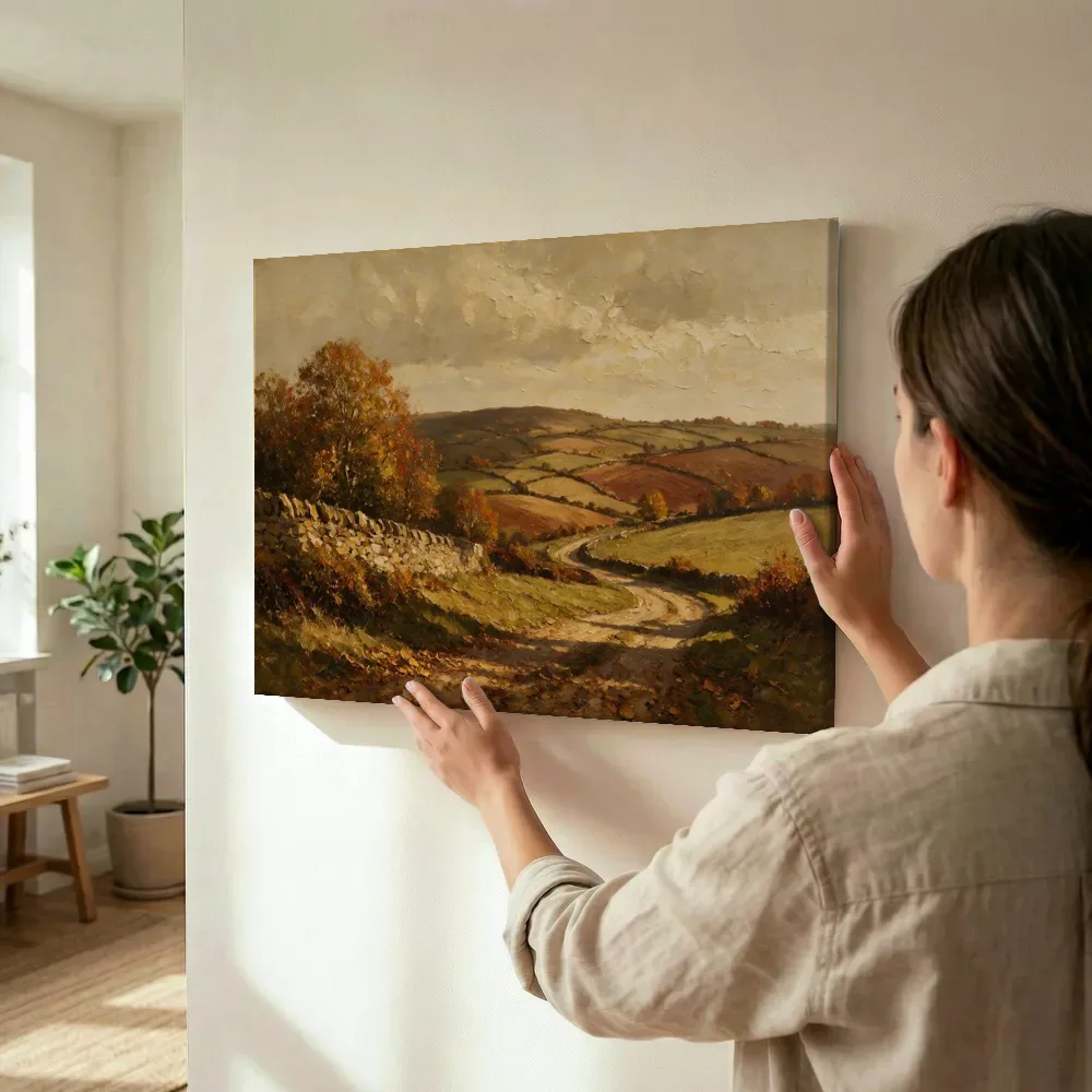 Sfeerimpressie: Glooiende heuvels met heggen in gouden herfst terwijl het wordt opgehangen
