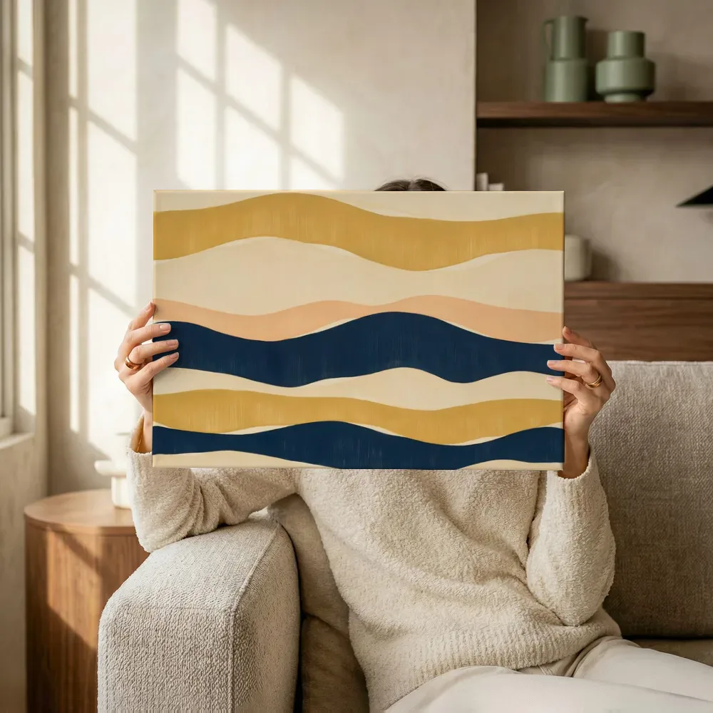 Sfeerimpressie: Golvende banen Textured Minimalism 3 terwijl het omhoog wordt gehouden