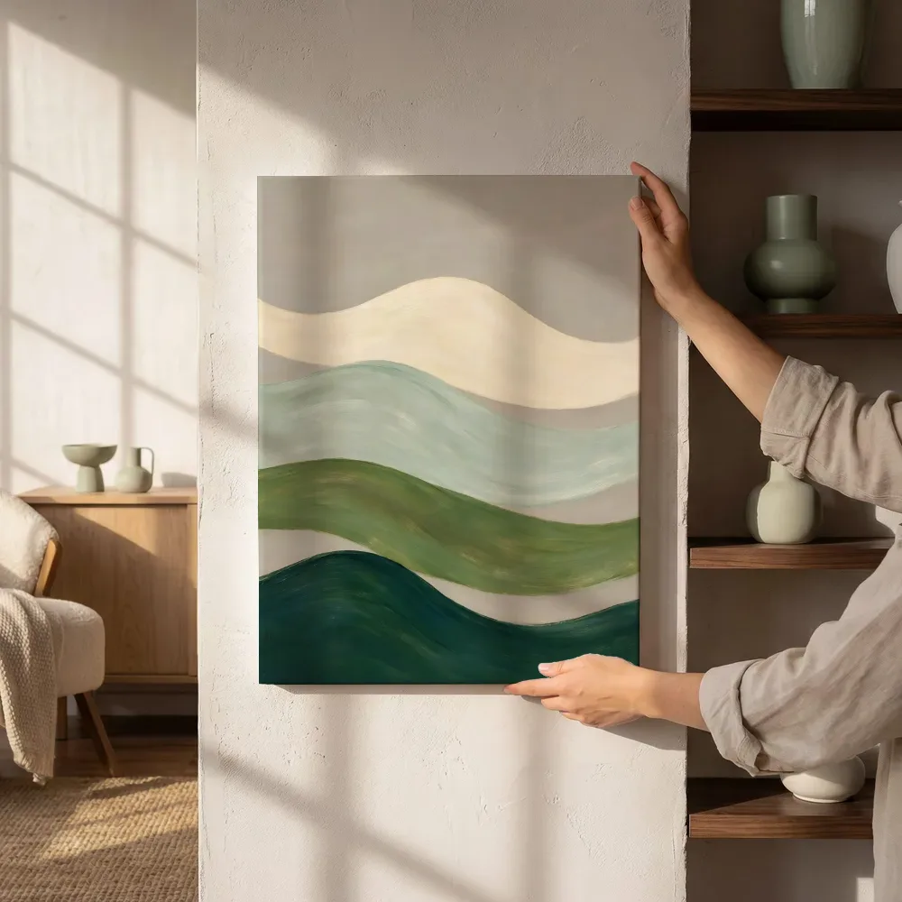 Sfeerimpressie: Golvende banen Textured Minimalism in bosgroen 2 naast de kast