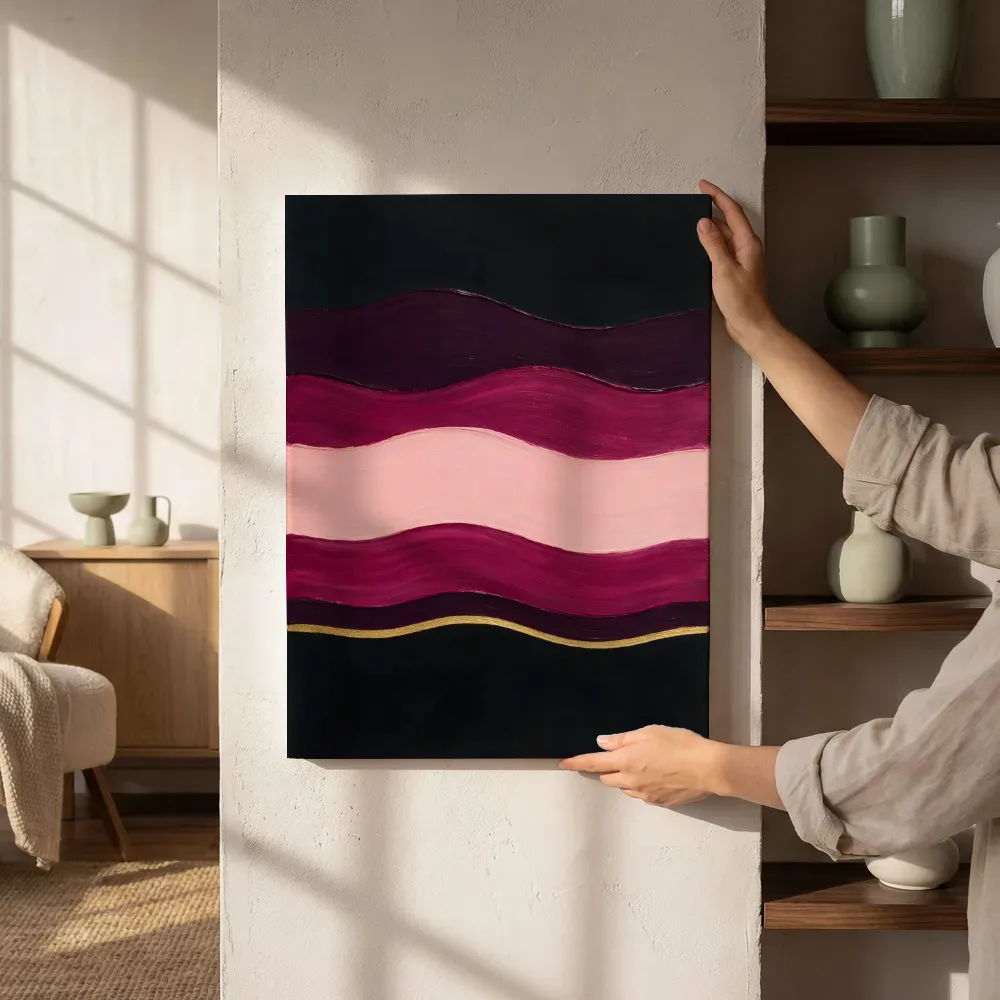 Sfeerimpressie: Golvende banen Textured Minimalism in magenta 2 naast de kast