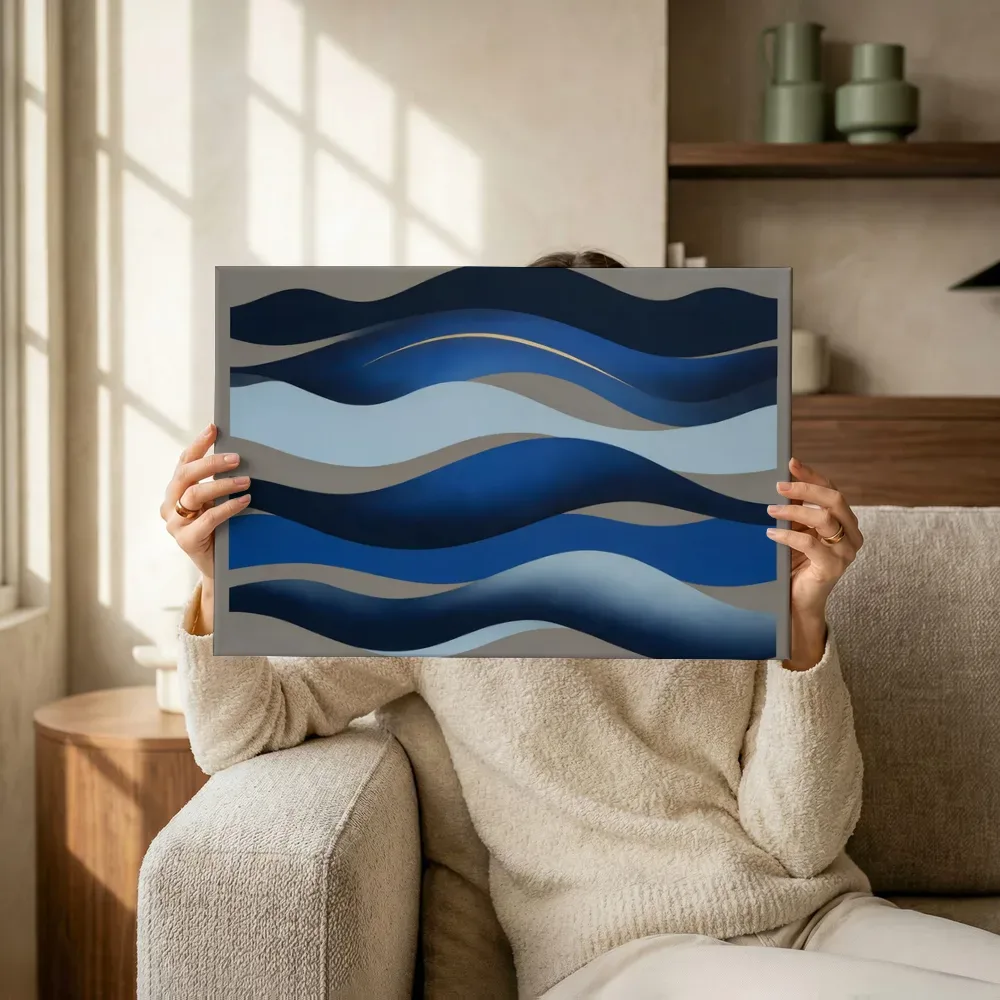 Sfeerimpressie: Golvende banen Textured Minimalism in middernachtindigo terwijl het omhoog wordt gehouden
