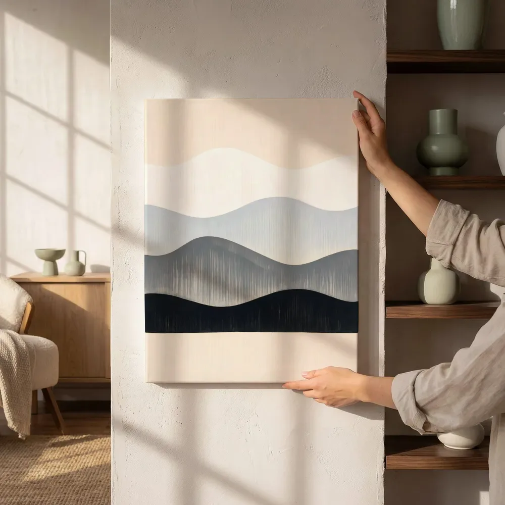 Sfeerimpressie: Golvende banen Textured Minimalism in steengrijs naast de kast