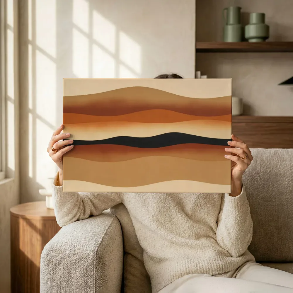 Sfeerimpressie: Golvende banen Textured Minimalism terwijl het omhoog wordt gehouden
