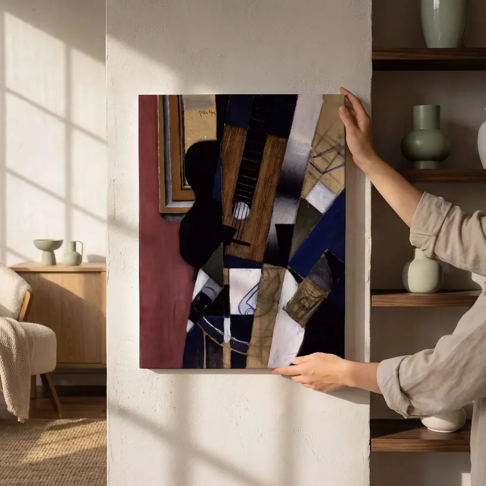 Sfeerimpressie: Gitaar en pijp van Juan Gris naast de kast