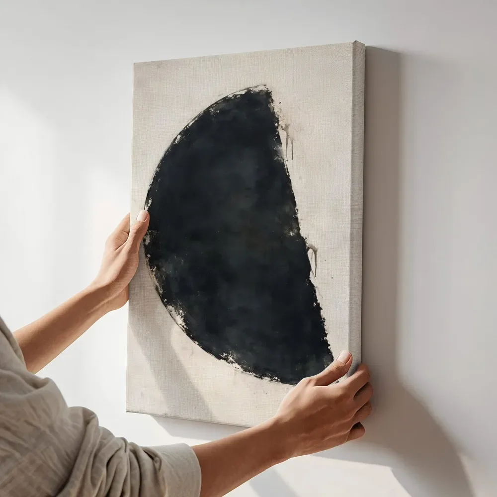 Sfeerimpressie: Halve met een cirkel terwijl het aan de muur wordt gehangen