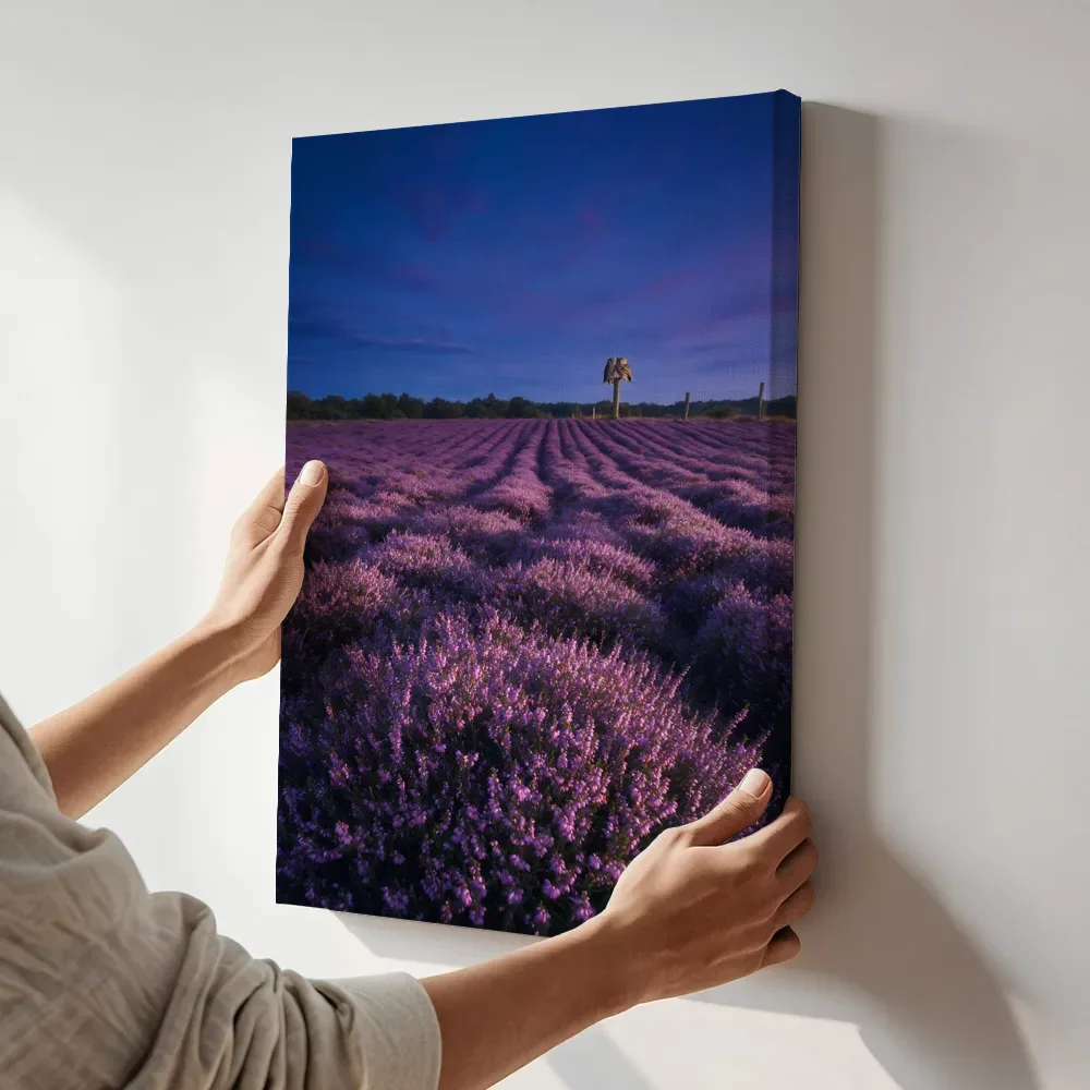Sfeerimpressie: Heide bij de schemering 8 terwijl het aan de muur wordt gehangen