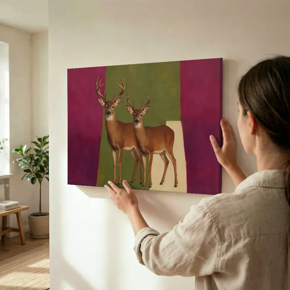 Sfeerimpressie: Hert in magenta en olijfgroen terwijl het wordt opgehangen