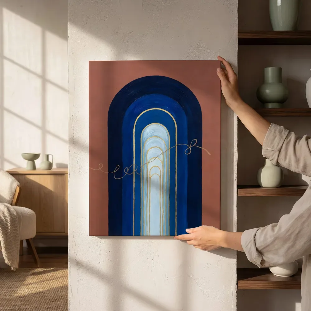 Sfeerimpressie: Hoge bogen Retro Shapes in middernachtindigo 2 naast de kast
