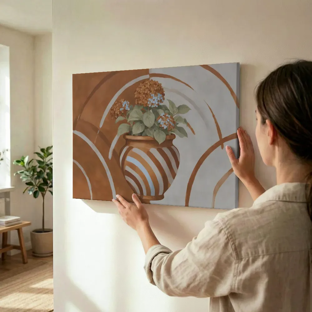 Sfeerimpressie: Hortensia in diep kaneel en duifgrijs terwijl het wordt opgehangen