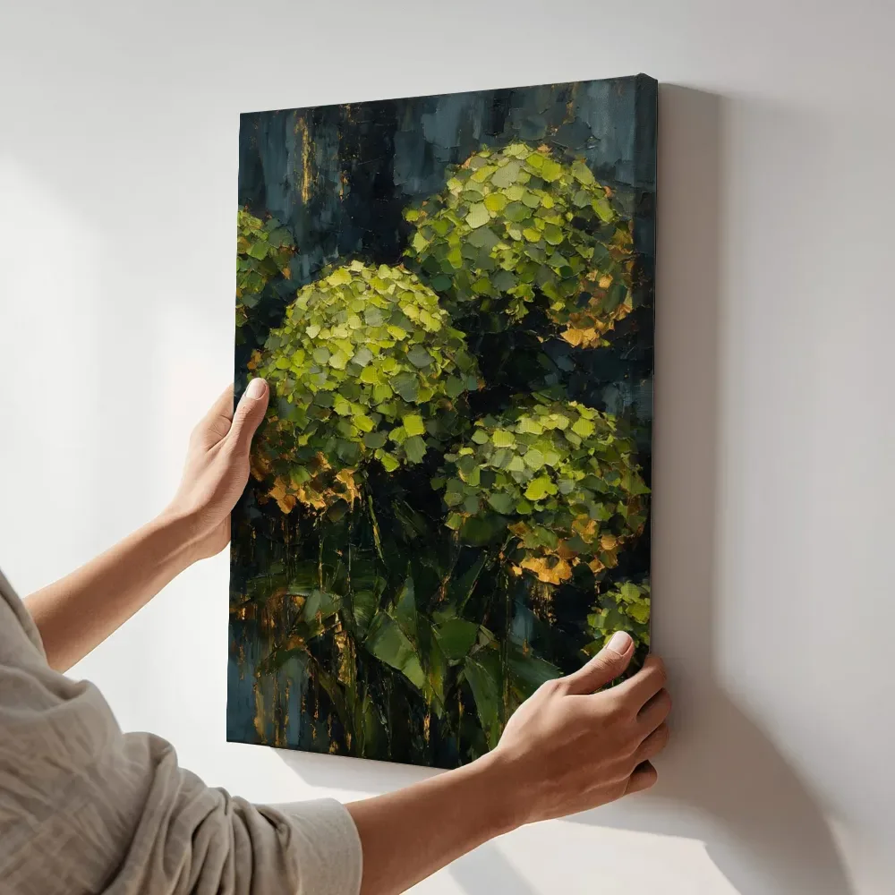Sfeerimpressie: Hortensia in groepjes in limoen terwijl het aan de muur wordt gehangen