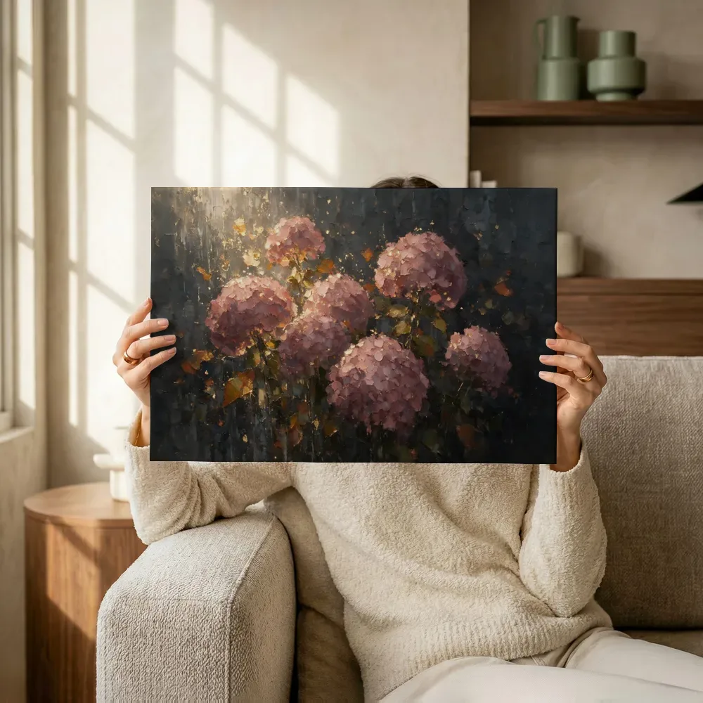Sfeerimpressie: Hortensia in groepjes in oudroze terwijl het omhoog wordt gehouden