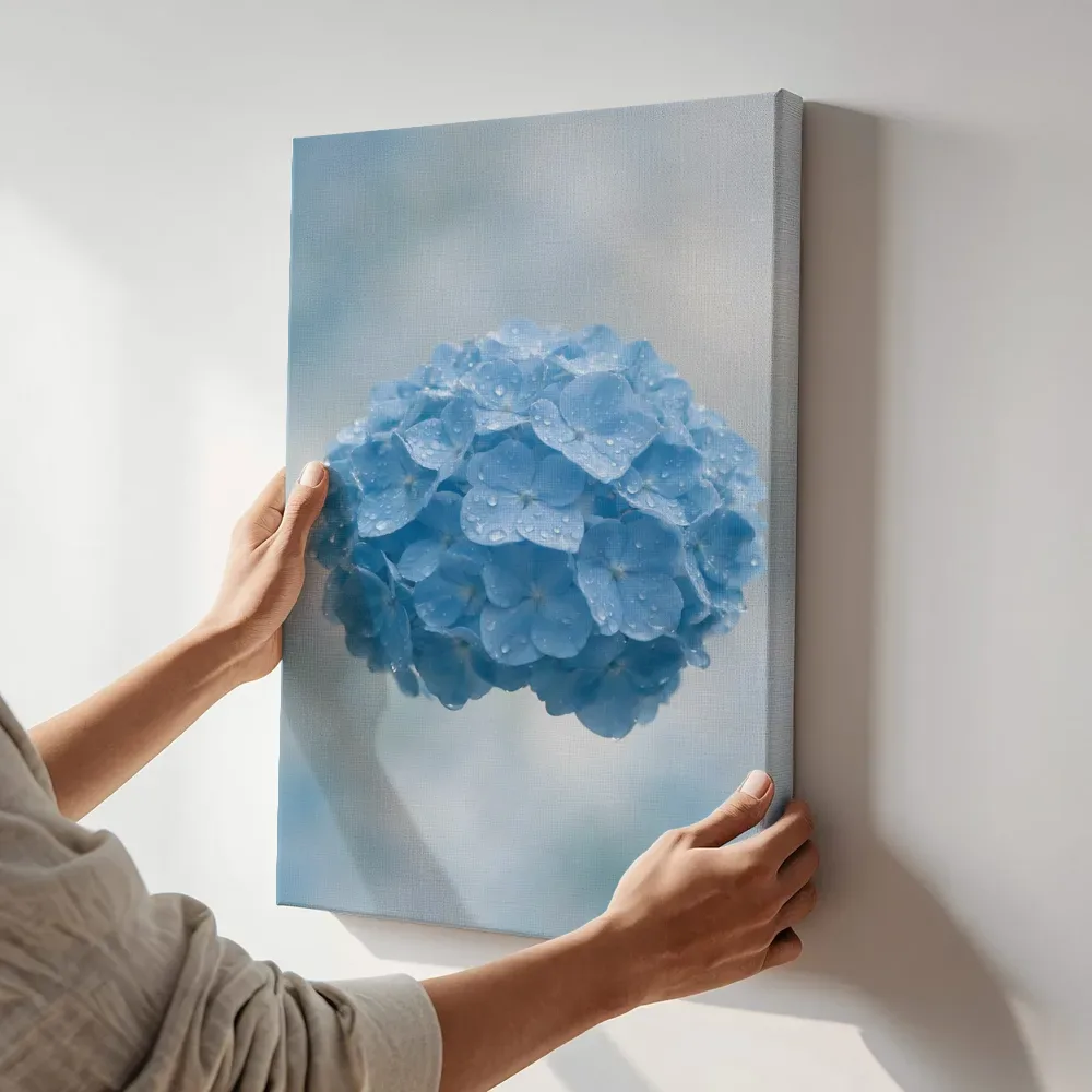 Sfeerimpressie: Hortensia in na de regen, hemelsblauw 3 terwijl het aan de muur wordt gehangen