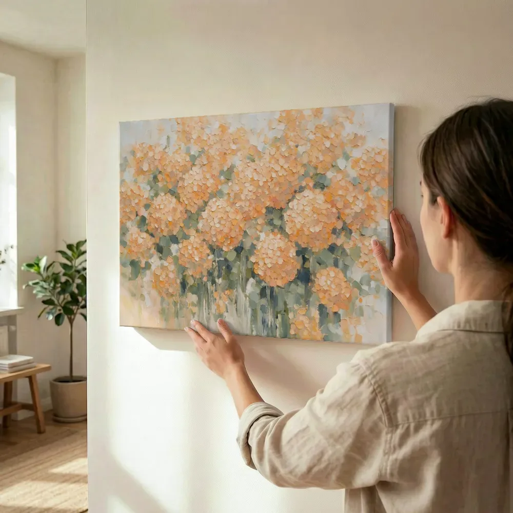 Sfeerimpressie: Hortensia in perzik terwijl het wordt opgehangen