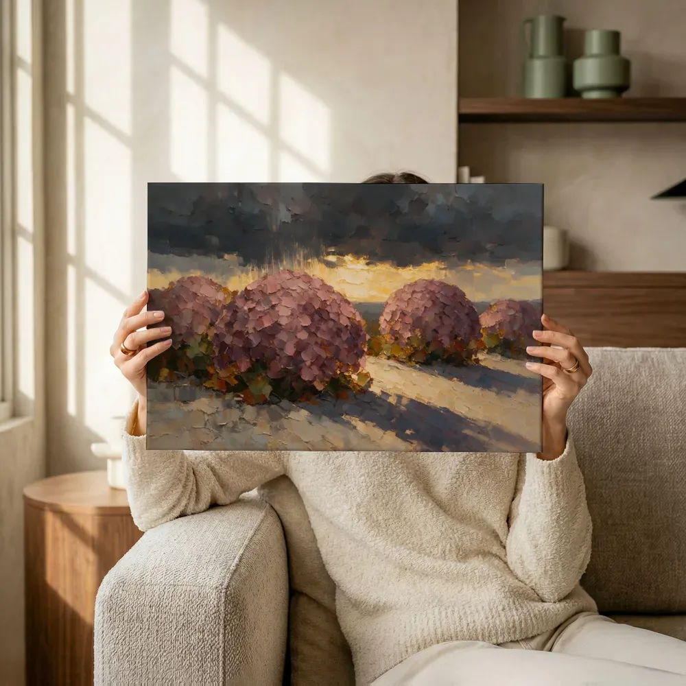 Sfeerimpressie: Hortensia onder een storm in oudroze terwijl het omhoog wordt gehouden