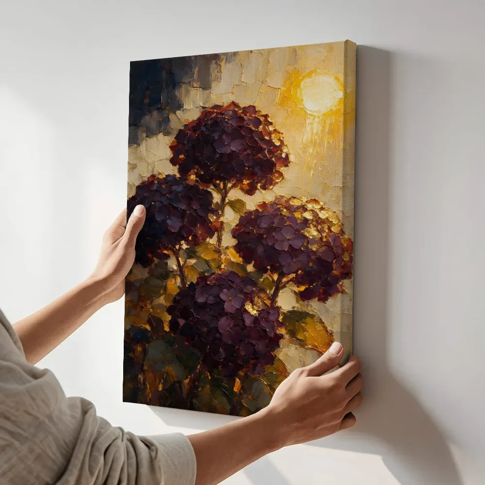 Sfeerimpressie: Hortensia van dichtbij in aubergine terwijl het aan de muur wordt gehangen