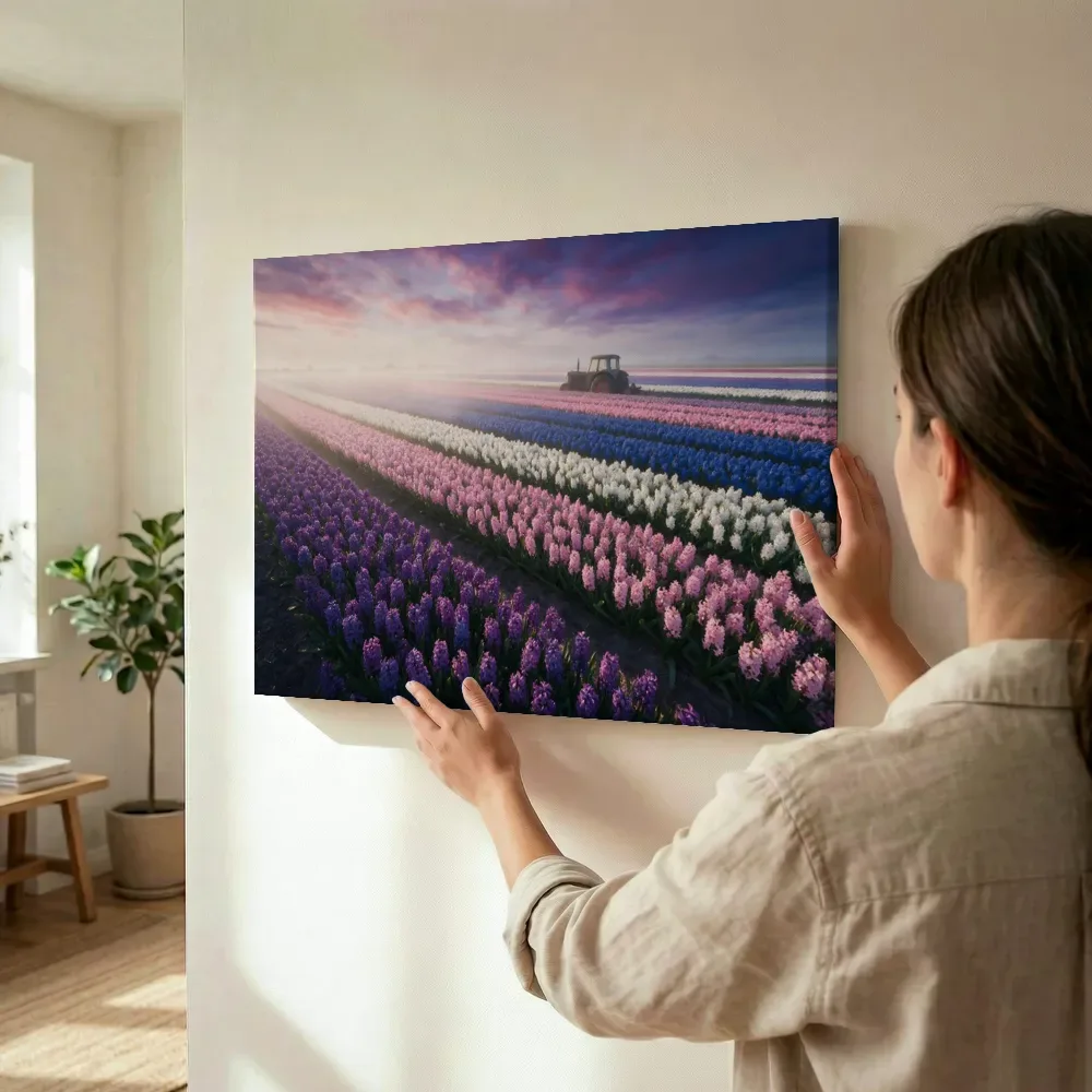 Sfeerimpressie: Hyacint bij de ochtendmist 2 terwijl het wordt opgehangen