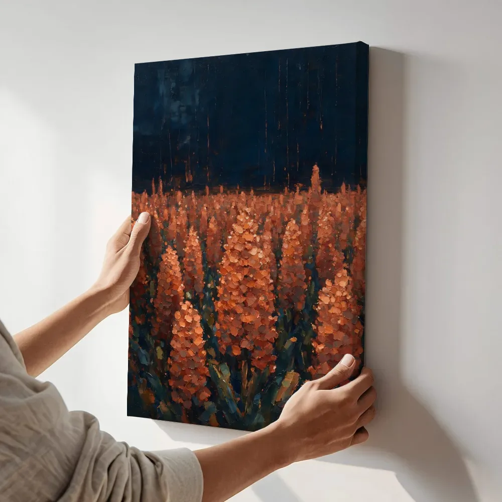 Sfeerimpressie: Hyacint in het landschap in terracotta terwijl het aan de muur wordt gehangen