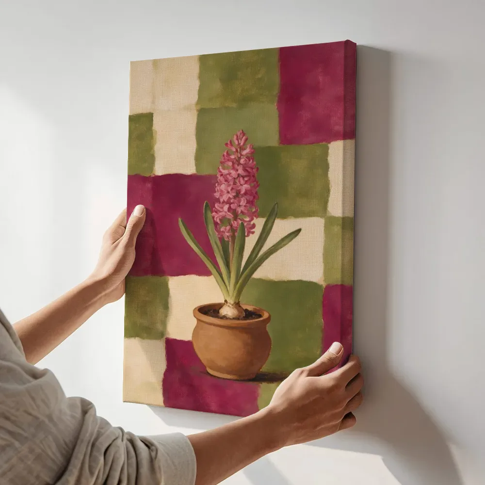 Sfeerimpressie: Hyacint in magenta en olijfgroen terwijl het aan de muur wordt gehangen