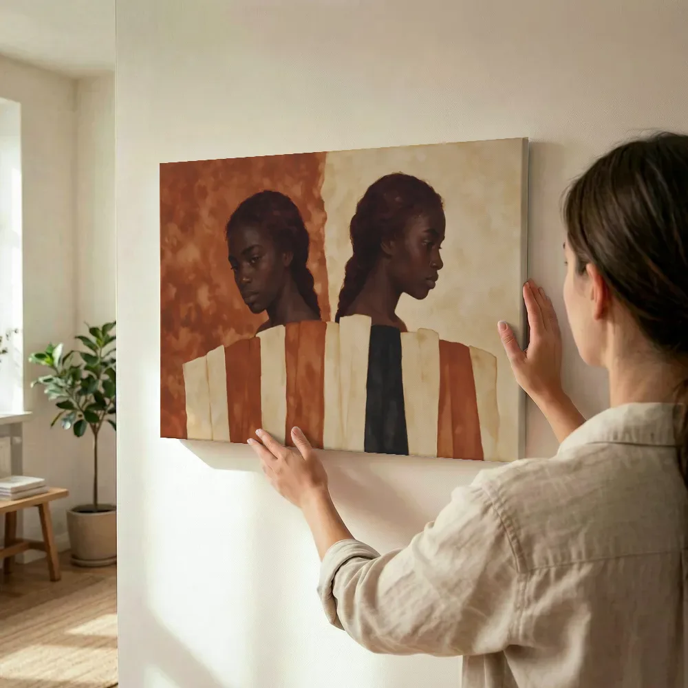Sfeerimpressie: Twee vrouwen terwijl het wordt opgehangen