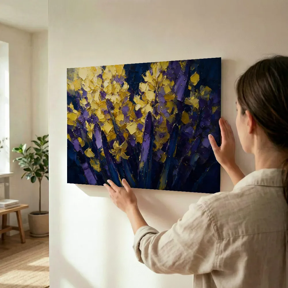 Sfeerimpressie: Hyacint van dichtbij in zwavelviolet terwijl het wordt opgehangen