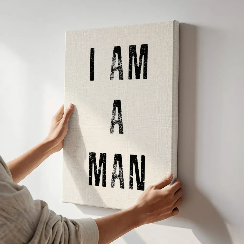 Sfeerimpressie: I am a man terwijl het aan de muur wordt gehangen