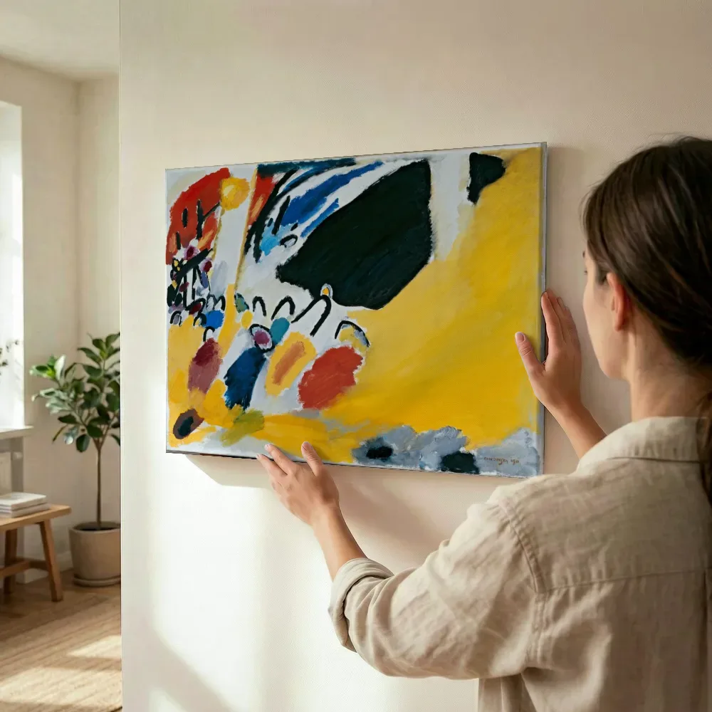 Sfeerimpressie: Impression III van Wassily Kandinsky terwijl het wordt opgehangen