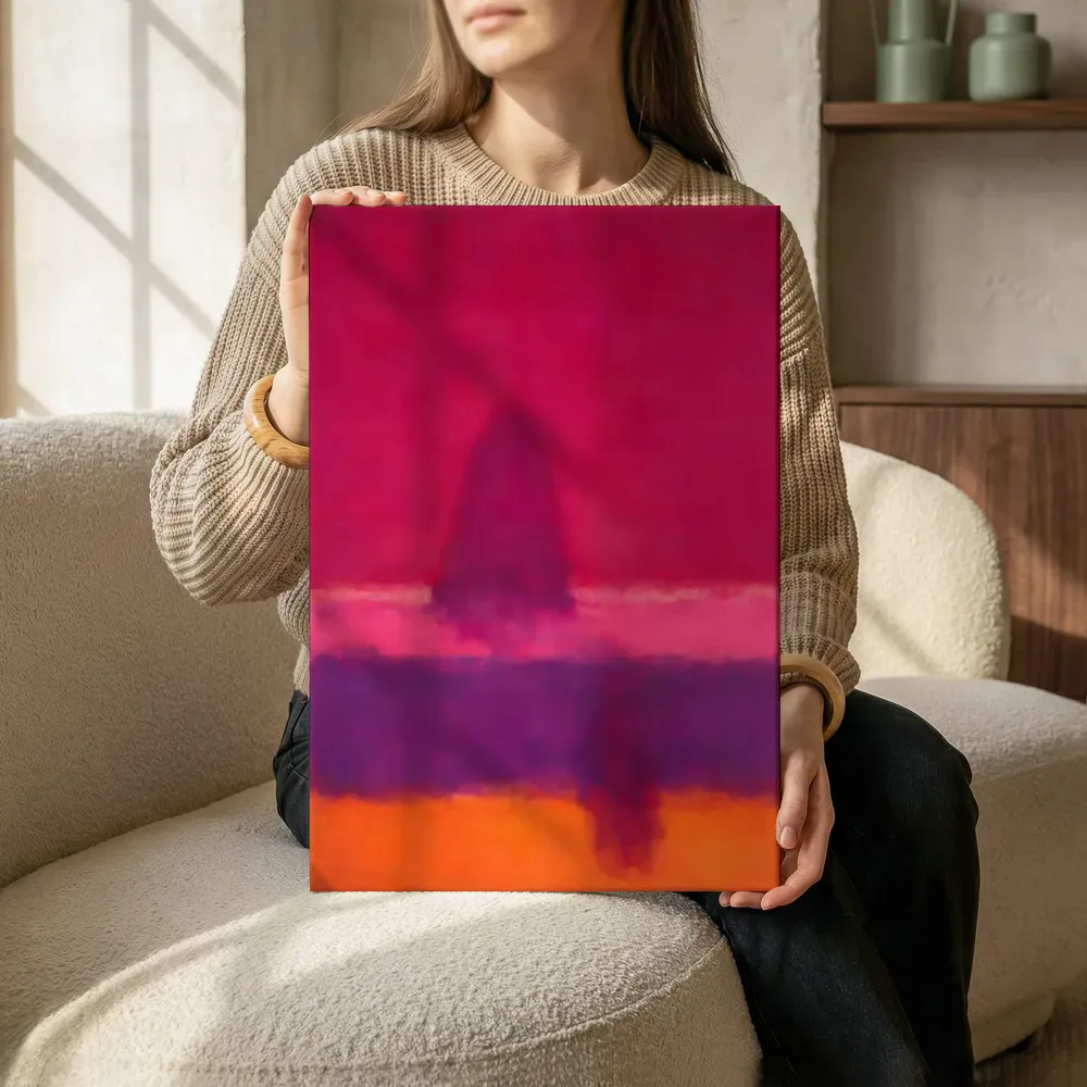 Sfeerimpressie: Ingezogen banen laag in beeld in vol magenta terwijl het zittend wordt getoond