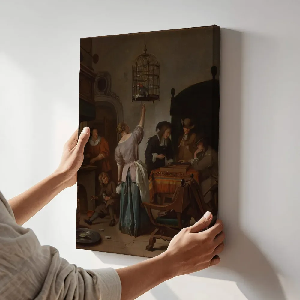 Sfeerimpressie: Interieur met een vrouw die een papegaai voert, bekend als De papegaaienkooi van Jan Steen terwijl het aan de muur wordt gehangen