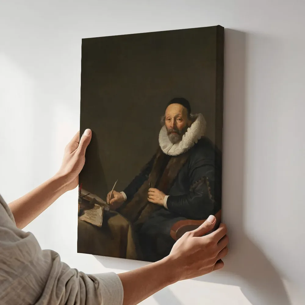 Sfeerimpressie: Johannes Wttenbogaert, remonstrants predikant in Den Haag van Jacob Adriaensz Backer terwijl het aan de muur wordt gehangen
