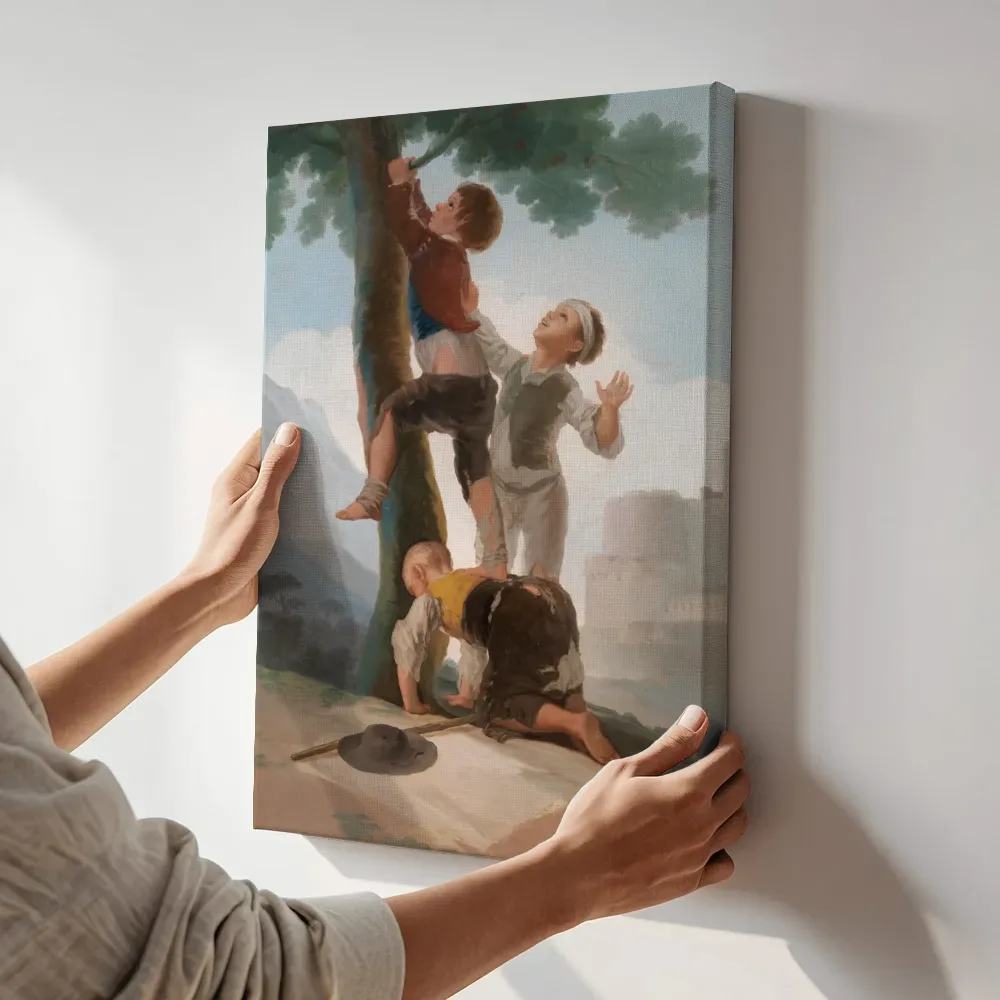 Sfeerimpressie: Jongens die in een boom klimmen van Francisco Goya terwijl het aan de muur wordt gehangen