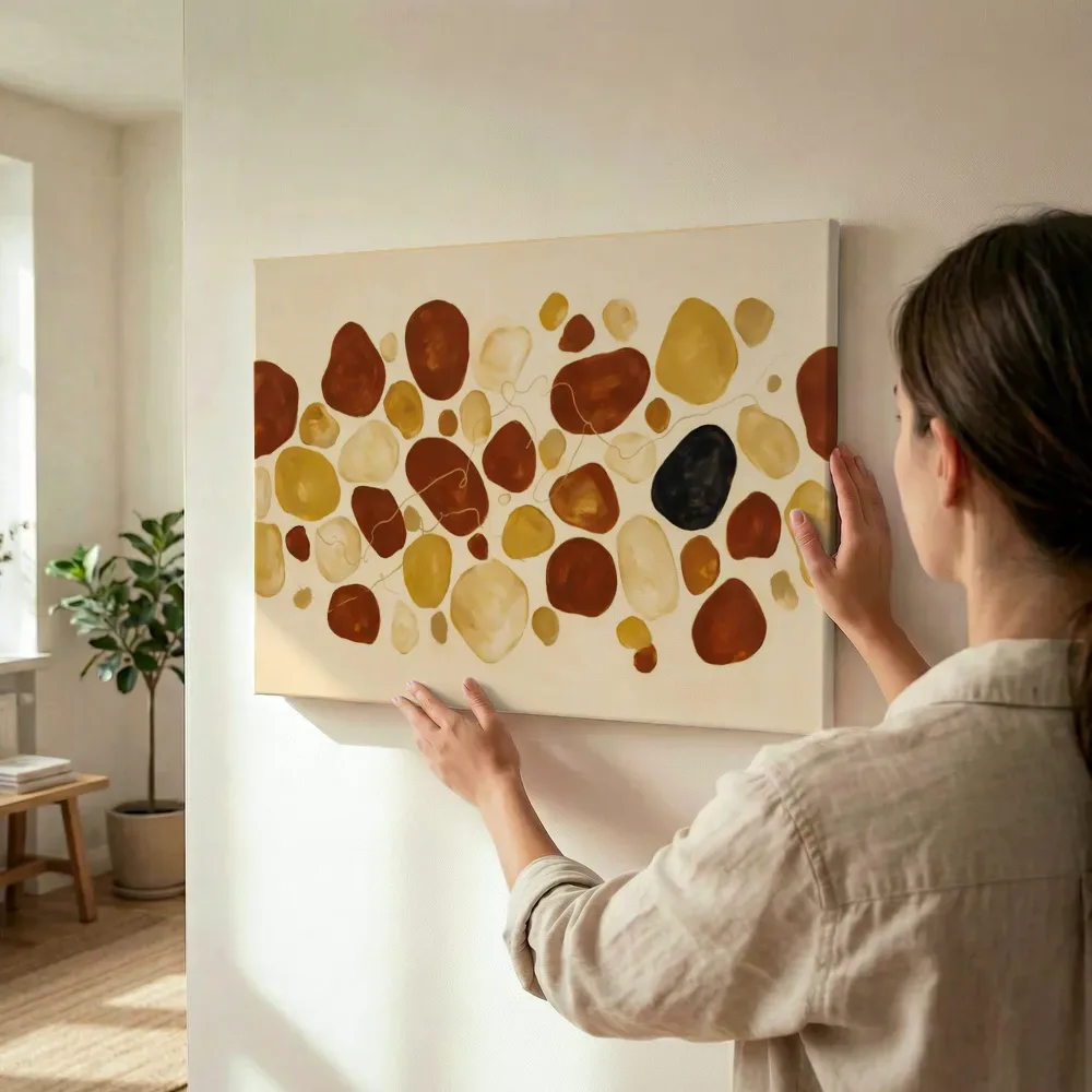 Sfeerimpressie: Kiezelstenen Organic Geometry 11 terwijl het wordt opgehangen