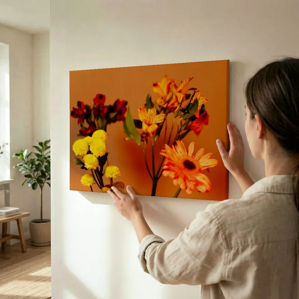 Sfeerimpressie: Kleurrijk boeket in herfsttinten terwijl het wordt opgehangen