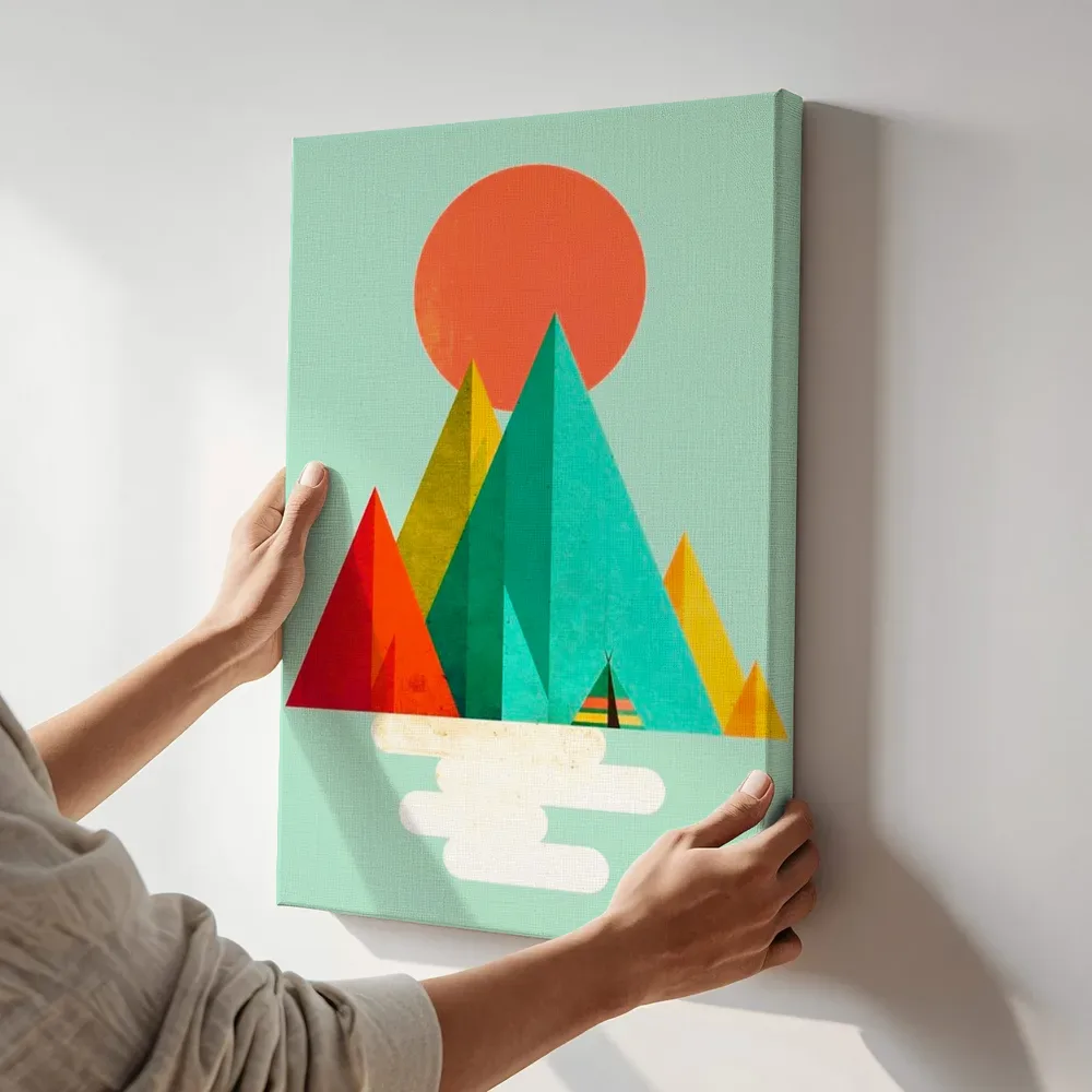 Sfeerimpressie: Kleurrijke bergen met tipi terwijl het aan de muur wordt gehangen