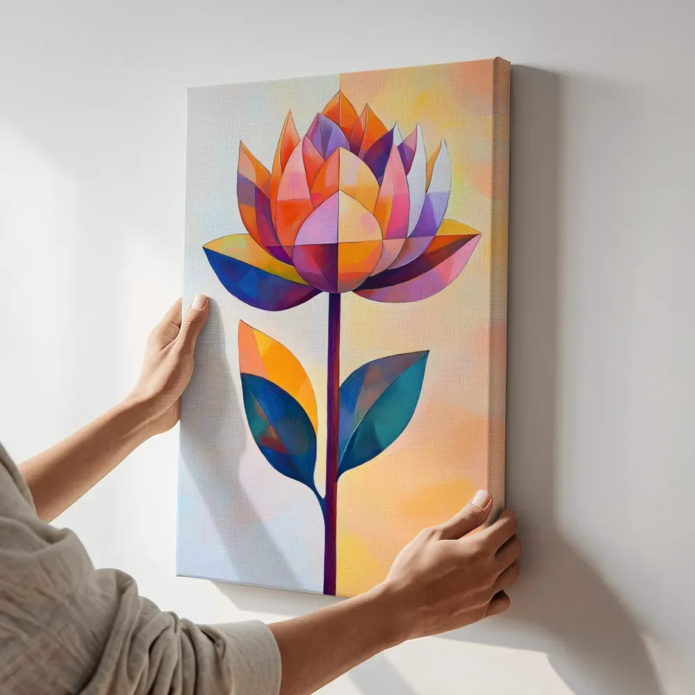 Sfeerimpressie: Kleurrijke geometrische lotusbloem terwijl het aan de muur wordt gehangen