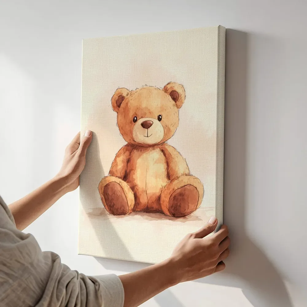 Sfeerimpressie: Knuffelbeer zittend terwijl het aan de muur wordt gehangen