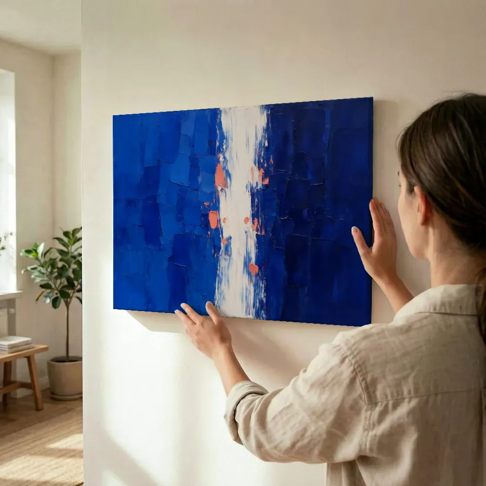 Sfeerimpressie: Kobalt en indigo van links naar rechts terwijl het wordt opgehangen