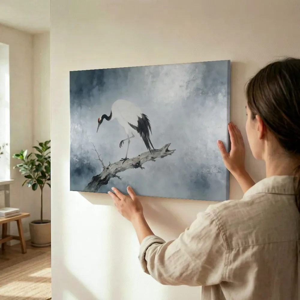 Sfeerimpressie: Kraanvogel in diep verweerd zilver terwijl het wordt opgehangen