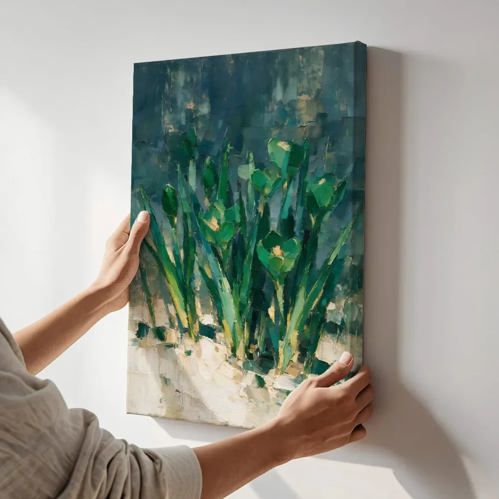 Sfeerimpressie: Krokus in groepjes in bosgroen terwijl het aan de muur wordt gehangen