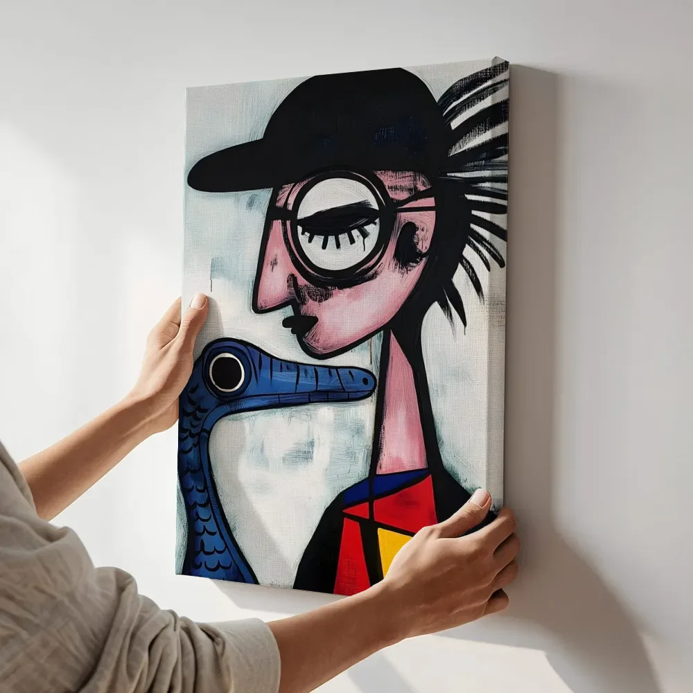 Sfeerimpressie: Kubistisch portret met vogel terwijl het aan de muur wordt gehangen